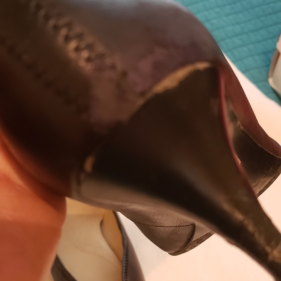 Tahari black pumps - Picture 6 of 6